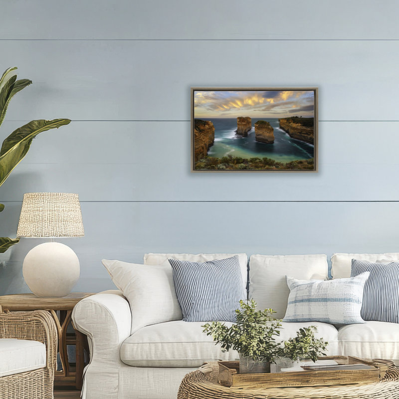 Cadre flottant Loch Ard Gorge Landscape, design par Lincoln Harrison, H 17 po x l 25 po, Cadre flottant orme Montalcino