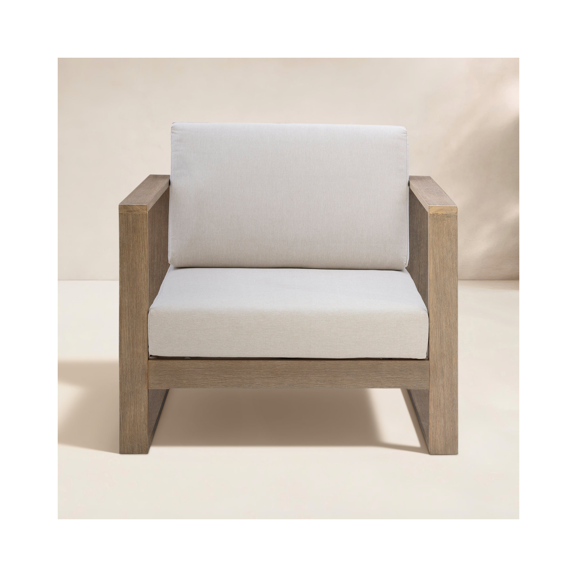  Outdoor Eucalyptus Single Chair with Cushions