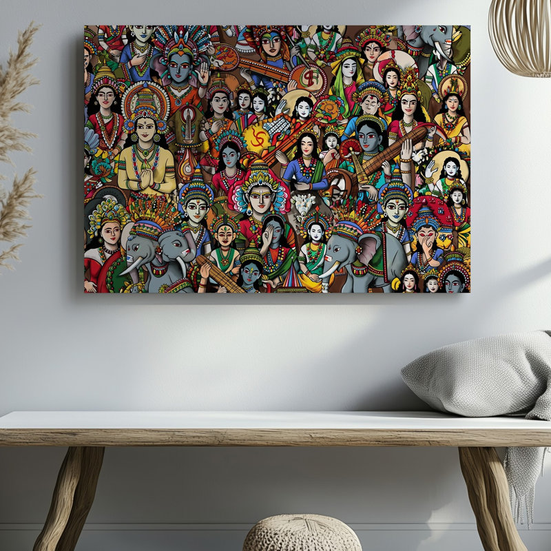 La toile crée un motif vibrant et complexe mettant en vedette un collage d'art mural avec des motifs et des chiffres indiens traditionnels, y compris un art mural sur toile coloré