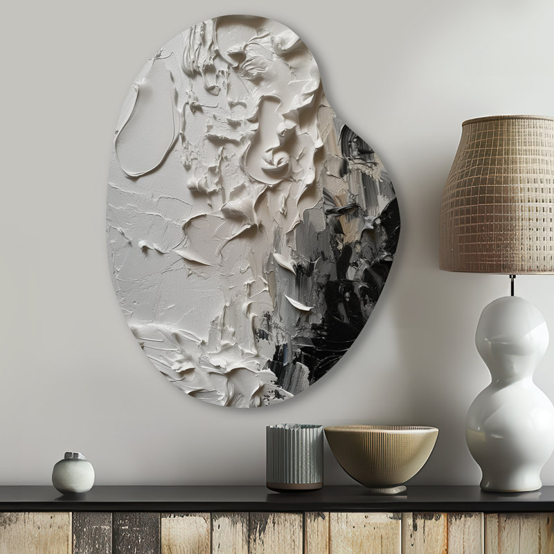 Décoration murale en métal blanc et noir Tranquility Unleashed IV - Marbre de forme irrégulière, reproduction d'art asymétrique moderne