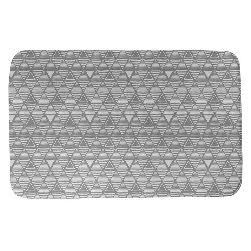 Tapis de bain géométrique à motif de triangles dessinés à la main, l 17 po x L 24 po, gris