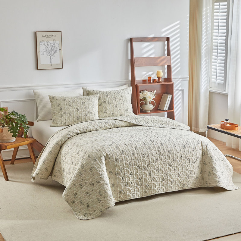 3 Piece  All Season Cottagecore Microfiber Quilt Set, King Quilt + 2 King Shams, Cream Floral