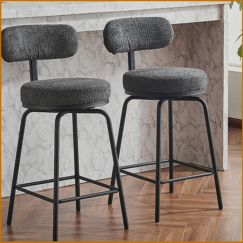 Tabourets de bar modernes pivotants à 360 °, chaises de bar rembourrées à hauteur de comptoir avec pieds et repose-pieds en métal (blanc, ensemble de 2)