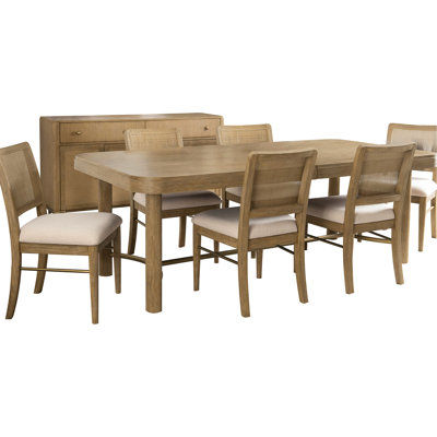 Table de salle à manger extensible 7 places de style côtier, fini bois sablé, table à tréteaux, chaises en rotin tressé à la main, assises en tissu crème pour pièce avec support rectangulaire et revêtement.