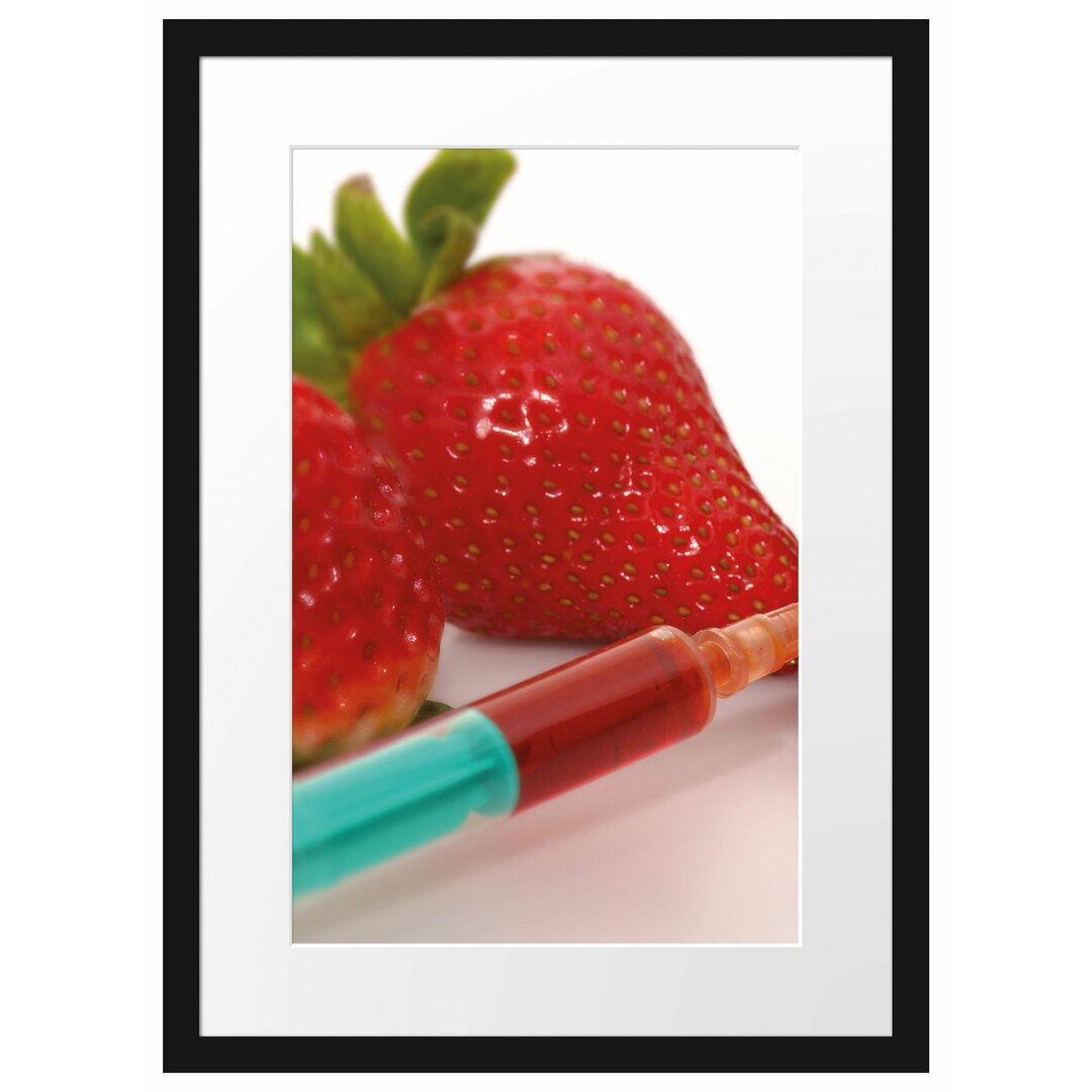 Gerahmtes Poster Erdbeeren mit Lebensmittelfarbe