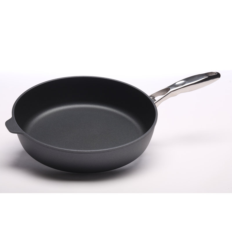 Non-Stick Aluminum Saute Pan with Lid, 5.8 Quarts