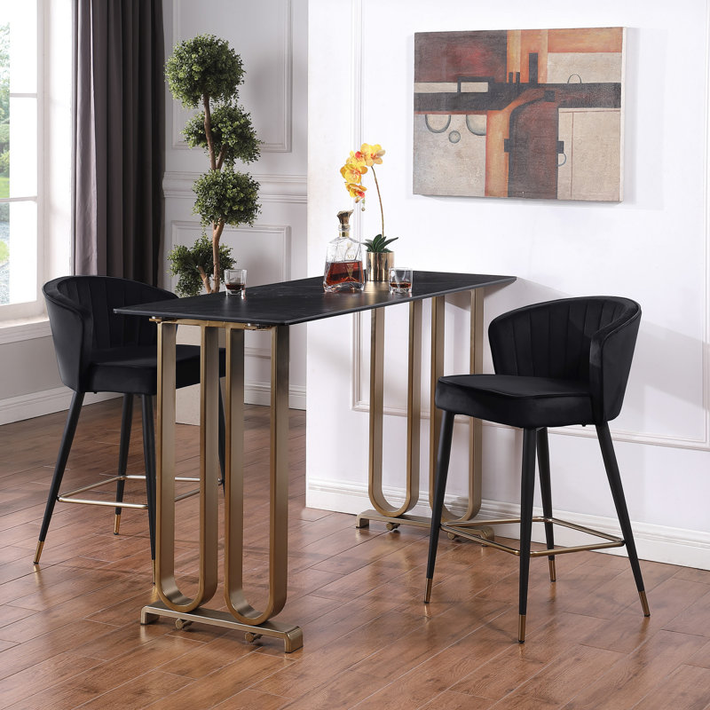 Chaise de comptoir rembourrée en velours tendance avec capitonnage exquis et détails dorés, pieds en métal noir, l 20 po x P 21 po, H 36,5 po, rembourrée de mousse, tabouret élégant