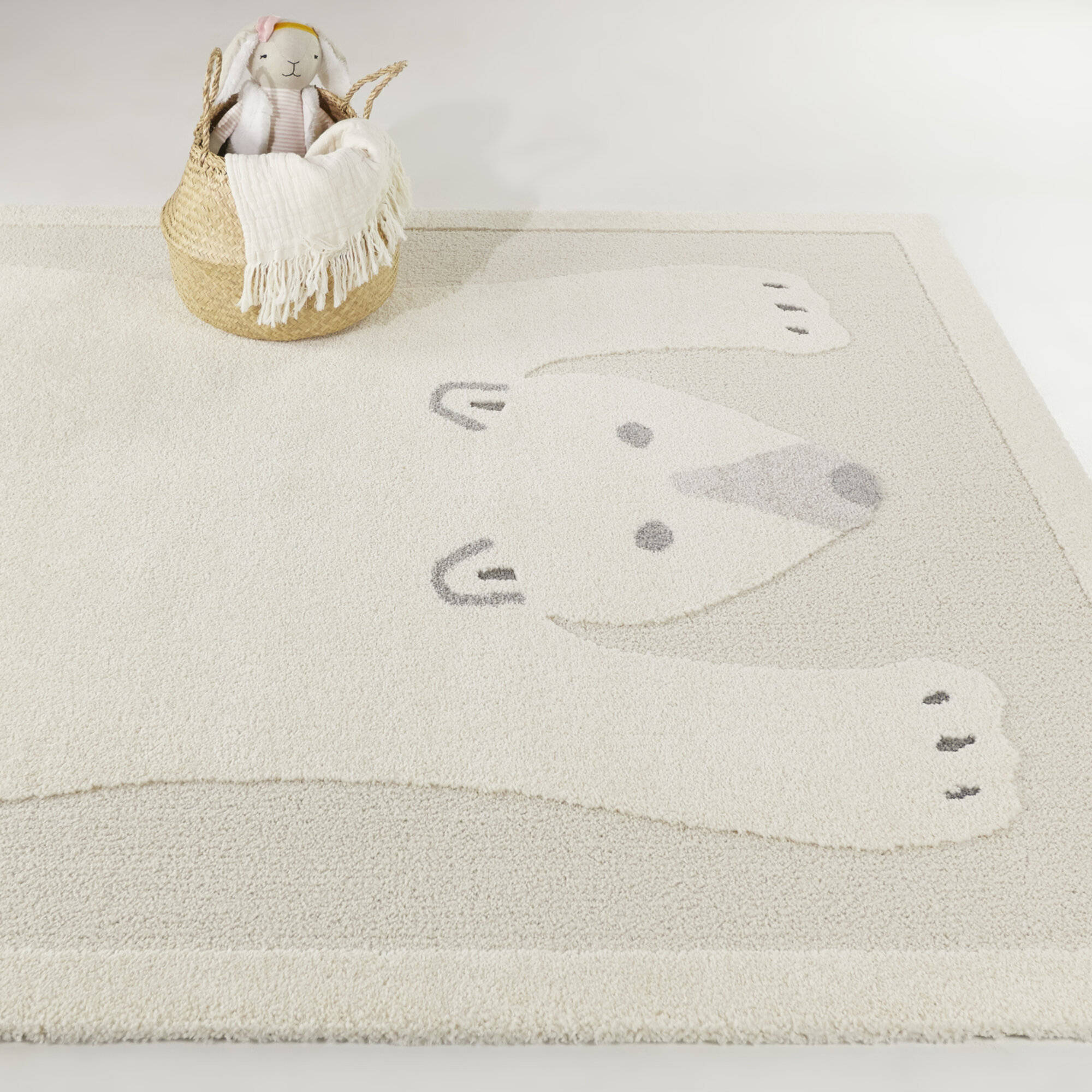 Alena Kids Bear Rug, Rectangle 5'3" x 7', Cream