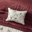 Édredon pour grand lit rouge 7 pièces - Détails de conception élégants Remplissage lavable à la machine et froissé - La pièce brodée comprend 1 édredon, 2 taies décoratives, 3 coussins décoratifs, jupe de lit-119448853-119448856