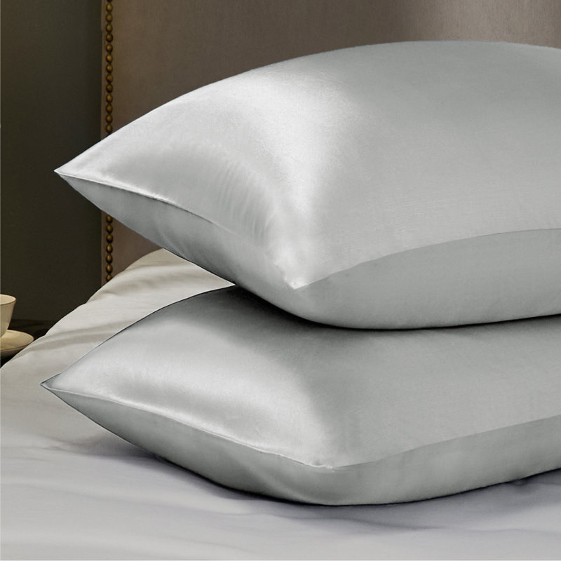 Ensemble de 2 taies d'oreiller en satin, 300 fils au pouce, GentleSoft ™, Taie d'oreiller standard, Rouge vin