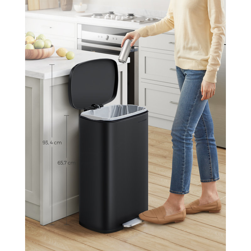 Chidunelo Plastic Step On Kitchen Trash Can - 50L, Black