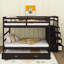 Lit double superposé au dessus d'un lit double avec gigogne simple-449647162