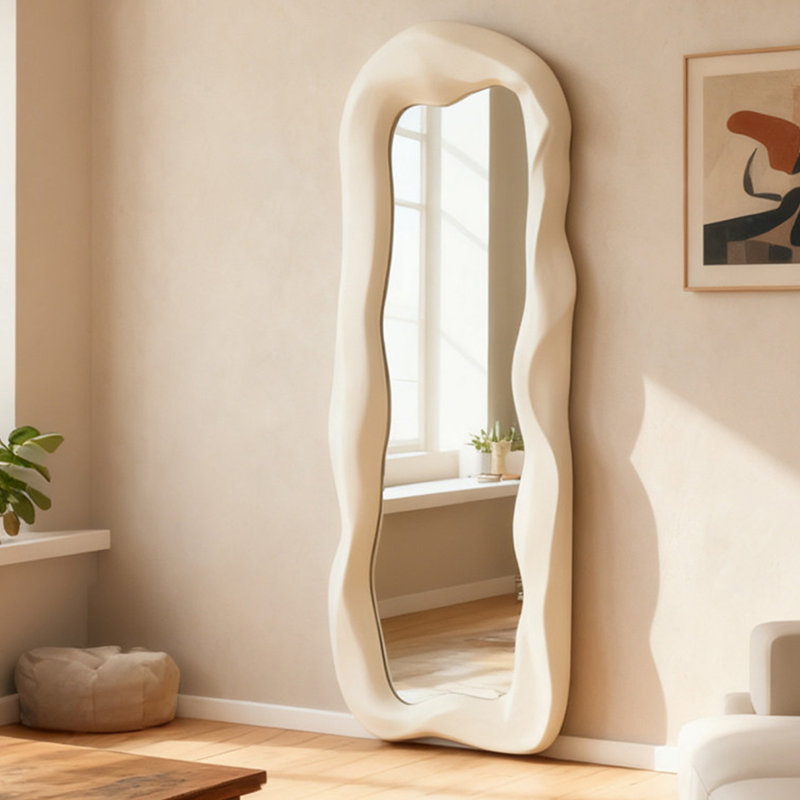 Miroirs pleine grandeur en bois manufacturé de forme libre, 70.87" H x 31.5" W, White