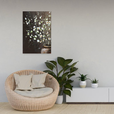 Fleurs blanches dans un vase, art floral minimaliste délicat, nature