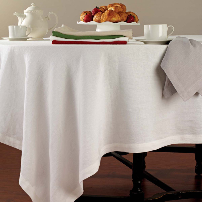 Amalfi Tablecloth, White, 120" L x 65" W