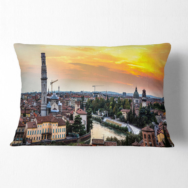 Coussin Verona au coucher du soleil en Italie - impression de paysage urbain