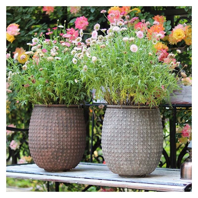 Pot à fleurs texturé StoneNest, H 11,8 po x l 9,8 po x P 9,8 po, Rouge