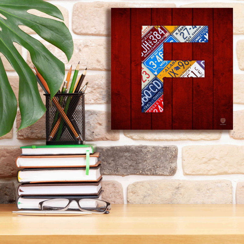 «F» par Design Turnpike, H 12 po x l 12 po x P 0,75 po