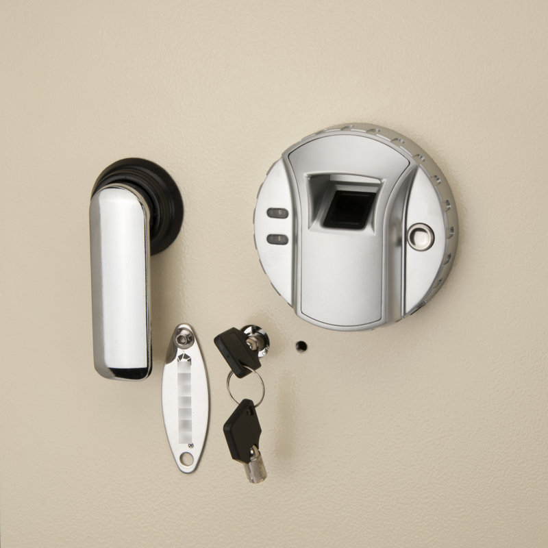 Coffre-fort mural beige biométrique de 0,82 pi³, sécurisé avec module d'empreintes digitales de 120 pi et quincaillerie de fixation beige, tablette amovible en acier pour un espace de rangement organisé