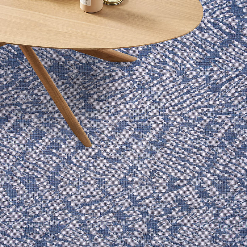 Tapis intérieur / extérieur abstrait bleu denim, Rectangle 5 pi 3 po x 7 pi 6 po