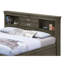 Très grand lit gris intemporel pour les chambres élégantes-704579488-704579502