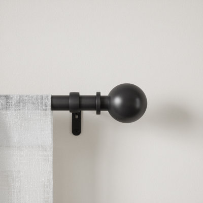 Tringle à rideaux réglable pour fenêtre de 1 po Bolas, 72 po à 144 po, noire