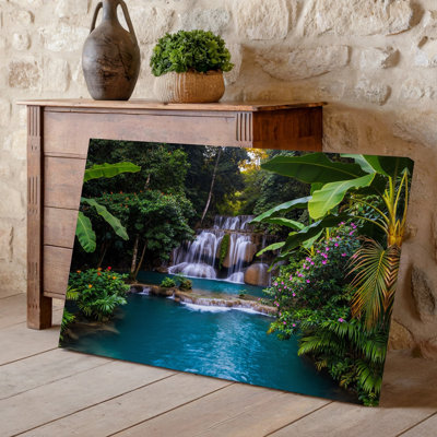 Toile, "Vibrant Tropical Rainforest Scene Doté d'une cascade d'eau", art mural par Lush Greenery And Colorful Flowers, art sur toile