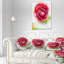 Coussin décoratif à grandes fleurs rouges sur fond blanc-89812585-29894792