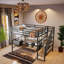 Lit mezzanine double avec table de rangement basse, structure en métal robuste, 2 tablettes à 4 niveaux et rangement en filet, conception multifonctionnelle peu encombrante avec garde-corps de sécurité-1671851767