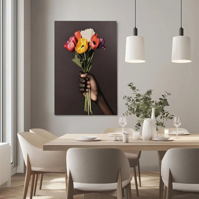 Art numérique sur toile encadré, plat en 2 dimensions, tenant un bouquet, tulipes colorées, impression de nature morte réaliste, reproduction d'art sur toile, décoration murale, cadeau idéal, prêt à accrocher