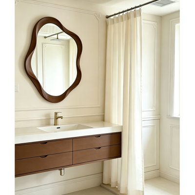 Miroir de salle de bain irrégulier