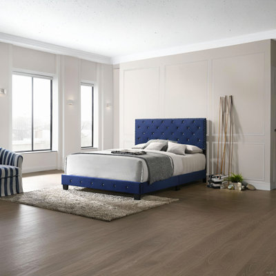 Lit bleu marine Noble avec une touche transitionnelle