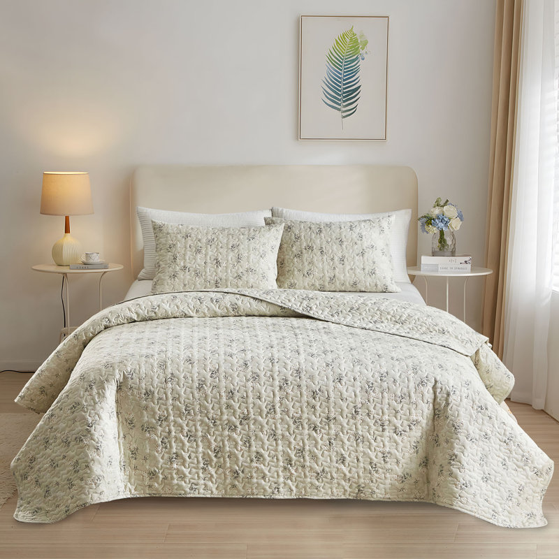 3 Piece  All Season Cottagecore Microfiber Quilt Set, King Quilt + 2 King Shams, Cream Floral