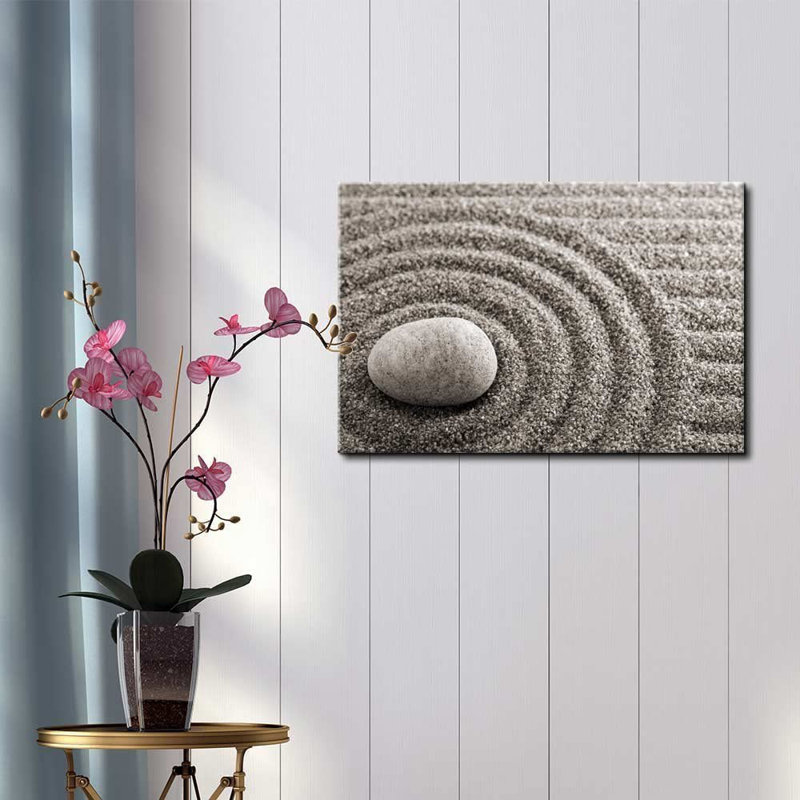«Zen Stones Rock over a Rippled Sand Effect», reproduction de photo sur toile tendue, H 32 po x l 48 po x 1,5 po
