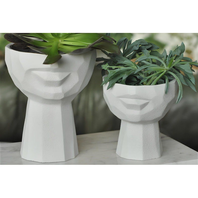 Darneisha Figurines & Sculptures, Silver