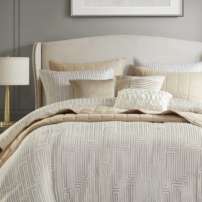 FE-034377717626 Comforter