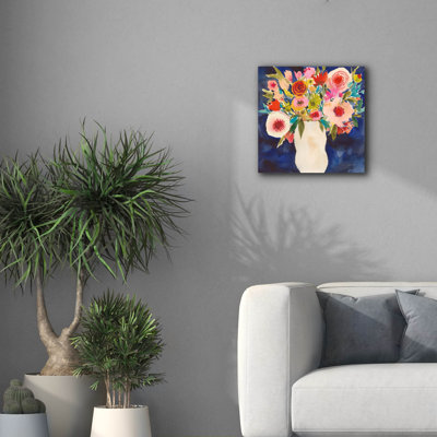  «Floral Beauty 1» par Cheryl Warrick, art mural sur toile, 18 po x 18 po
