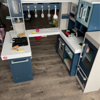 Grand Walk-In Wood Kitchen™ from Step2
