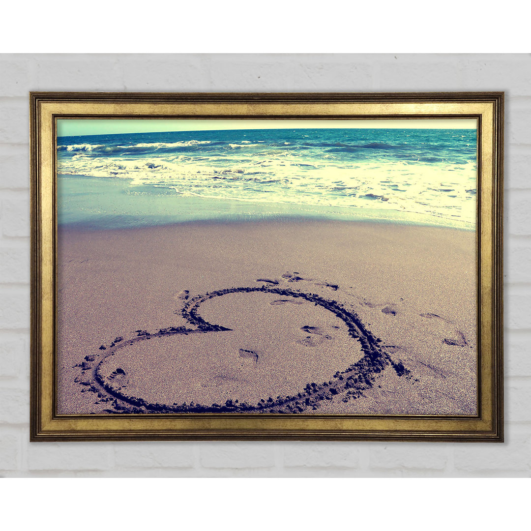 Gerahmtes Wandbild Heart On Beach