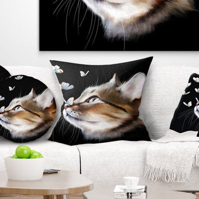 Chat avec papillons sur fond noir - coussin imprimé animal