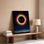 Toile, "Une scène céleste à couper le souffle" représentant une éclipse totale de soleil où l'art mural est une silhouette sombre parfaitement circulaire de la lune-583025784