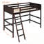 Lit mezzanine simple en bois avec échelle-548927718