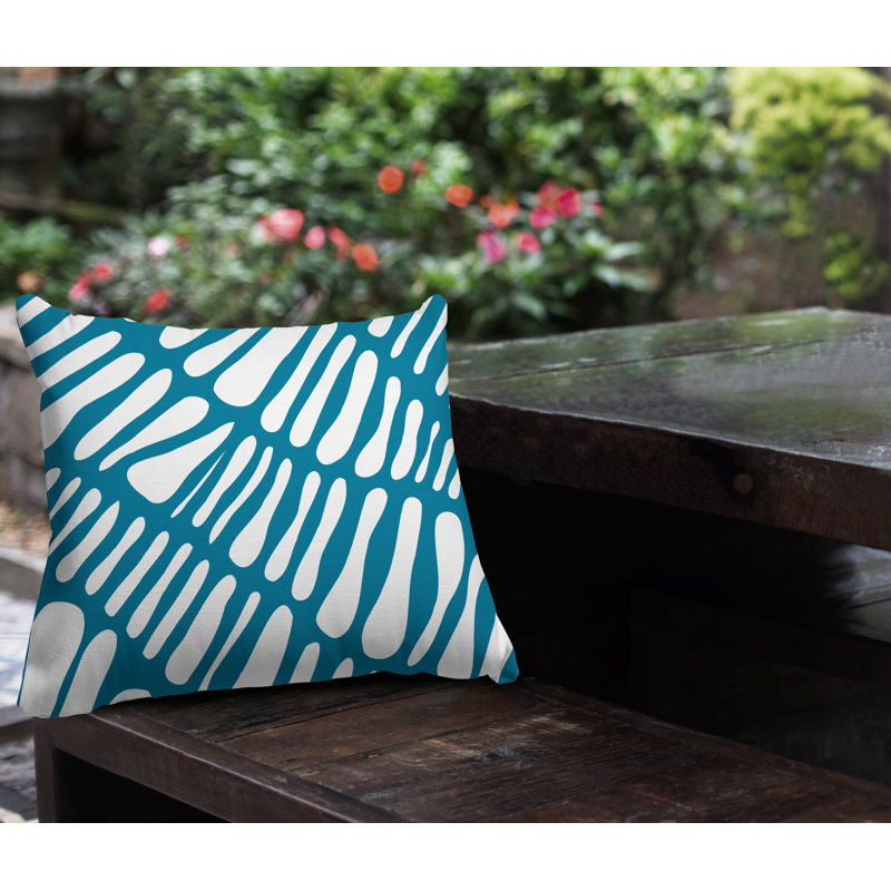 Coussin décoratif intérieur / extérieur Chase Tribal Abstract, Turquoise, L 17 po x H 17 po