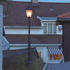 Holtby Lamp Post (Full), Black