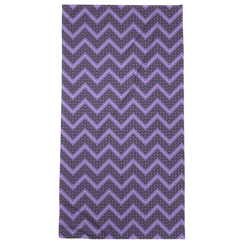 Serviette de bain à chevrons à la main classic Stephenie, Noir enrichi / violet