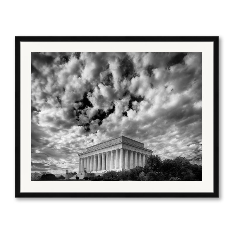 Lincoln Memorial I par Robert Dodge, H 25,2 po x l 31,2 po, Papier avec cadre noir