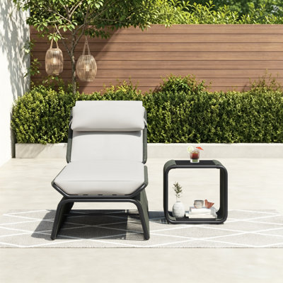 Chaise longue en aluminium et osier avec table d'appoint et coussins Sunbrella Harper