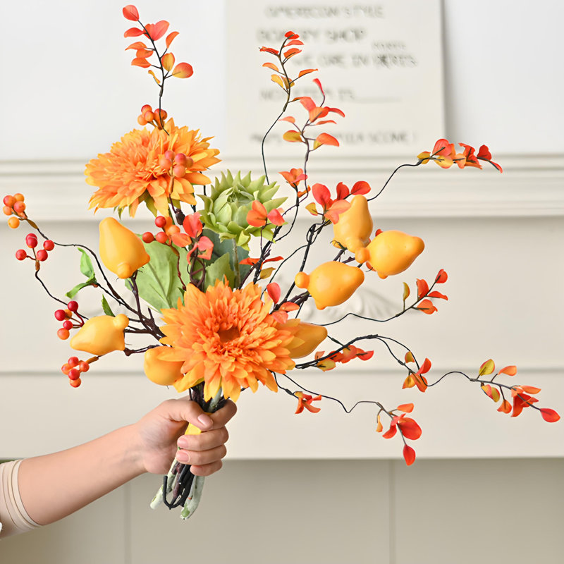 Ornements de fleurs simulées