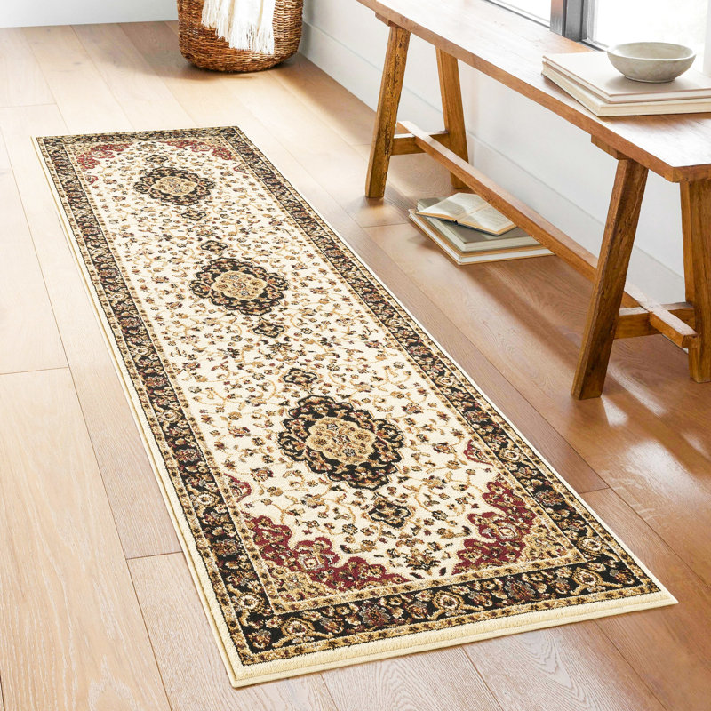 Tapis crème avec médaillon et style classiques, 2 pi 7 po X 3 po, ingrédient en polypropylène, profondeur 87, largeur 31, hauteur 0,43, poids de 8,2 lb