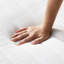 Matelas double de 15 cm avec système de ressorts pour un soutien uniforme et un repos confortable dans les chambres à coucher. Fermeté moyenne. Sommeil optimal. Chambres d'amis.
